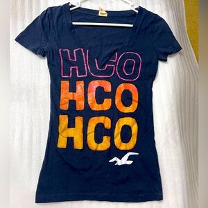 Women’s Hollister Graphic Tee Size XS Navy Blue With Glitter Writing ✨